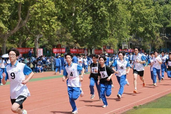西安太白学校第八届体育节暨第28届田径运动会圆满完美体育落幕！(图3)